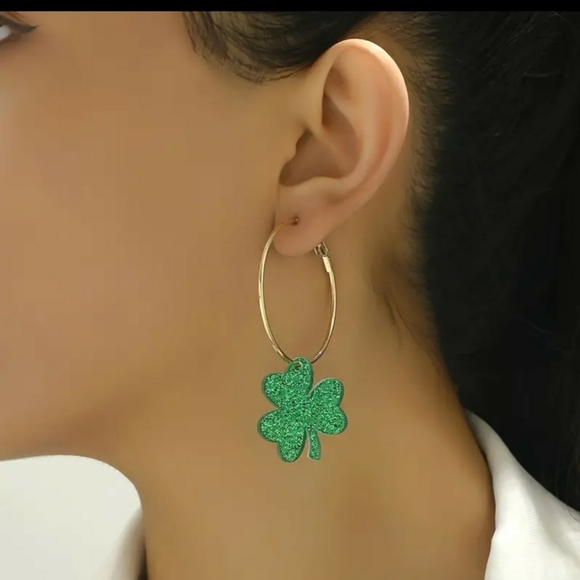 SHAMROCK EARRINGS NWOT - Picture 2 of 4
